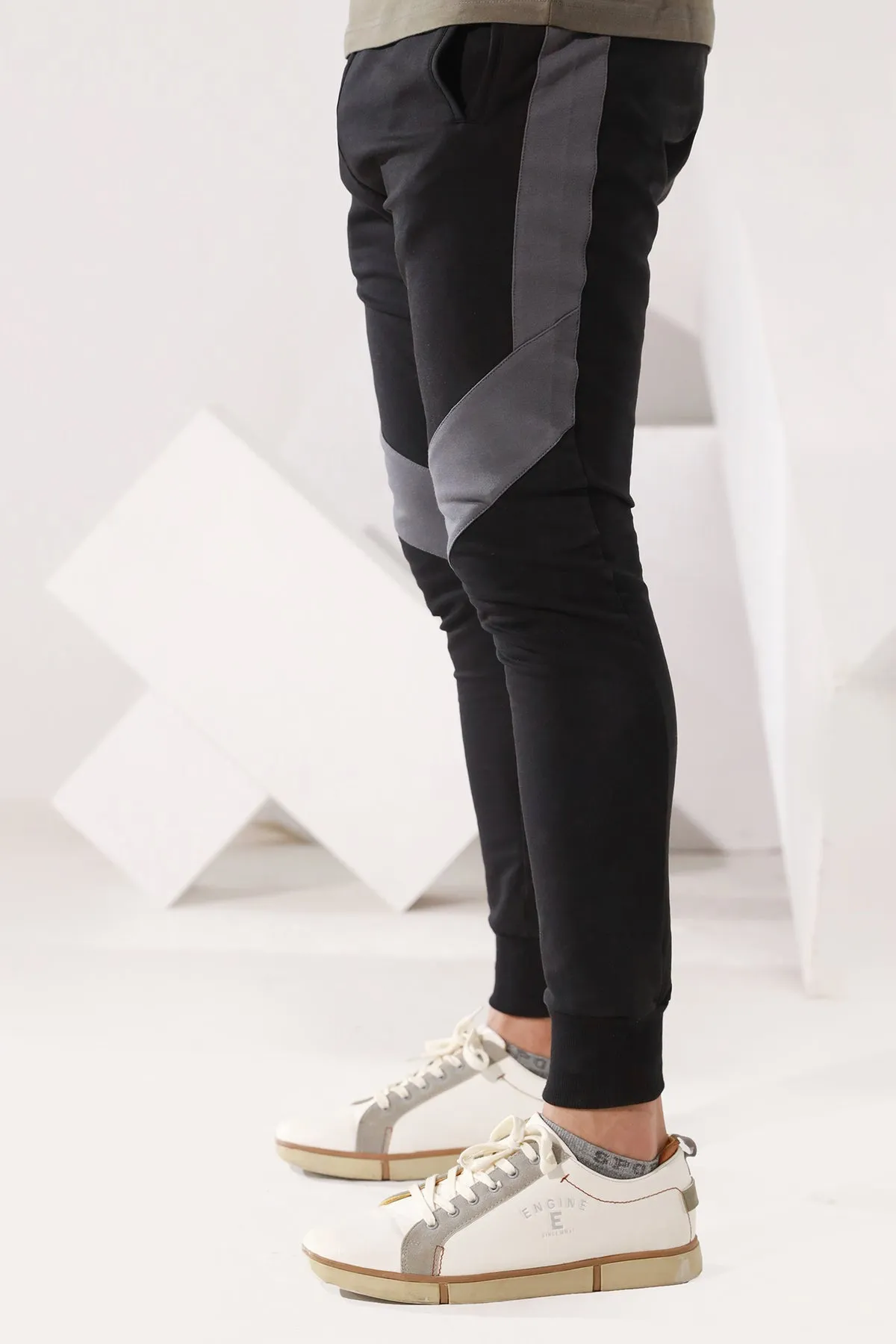 Black & Grey Jogger Pants - W22 - UTR003R