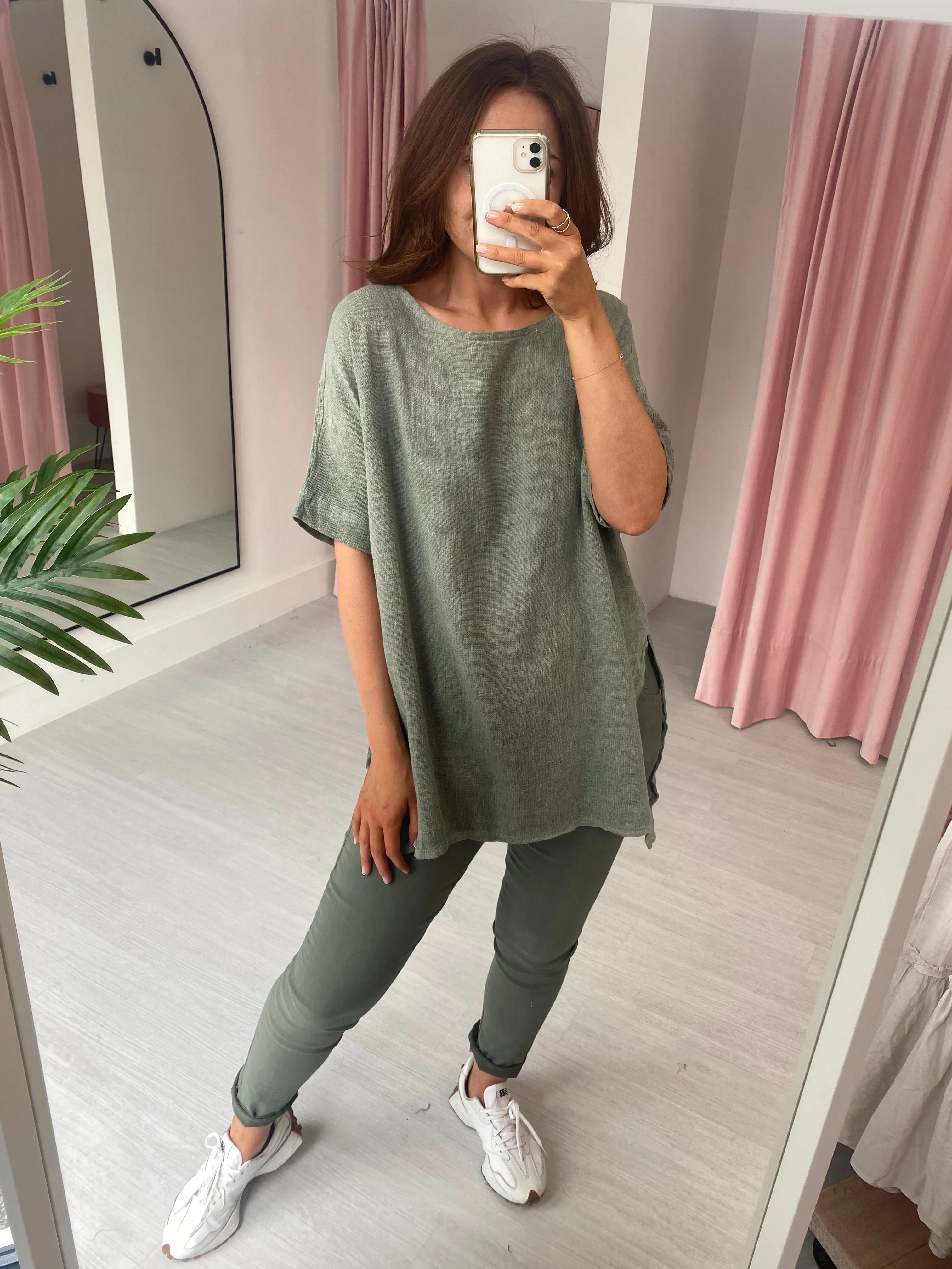 Slouch Magics - Khaki